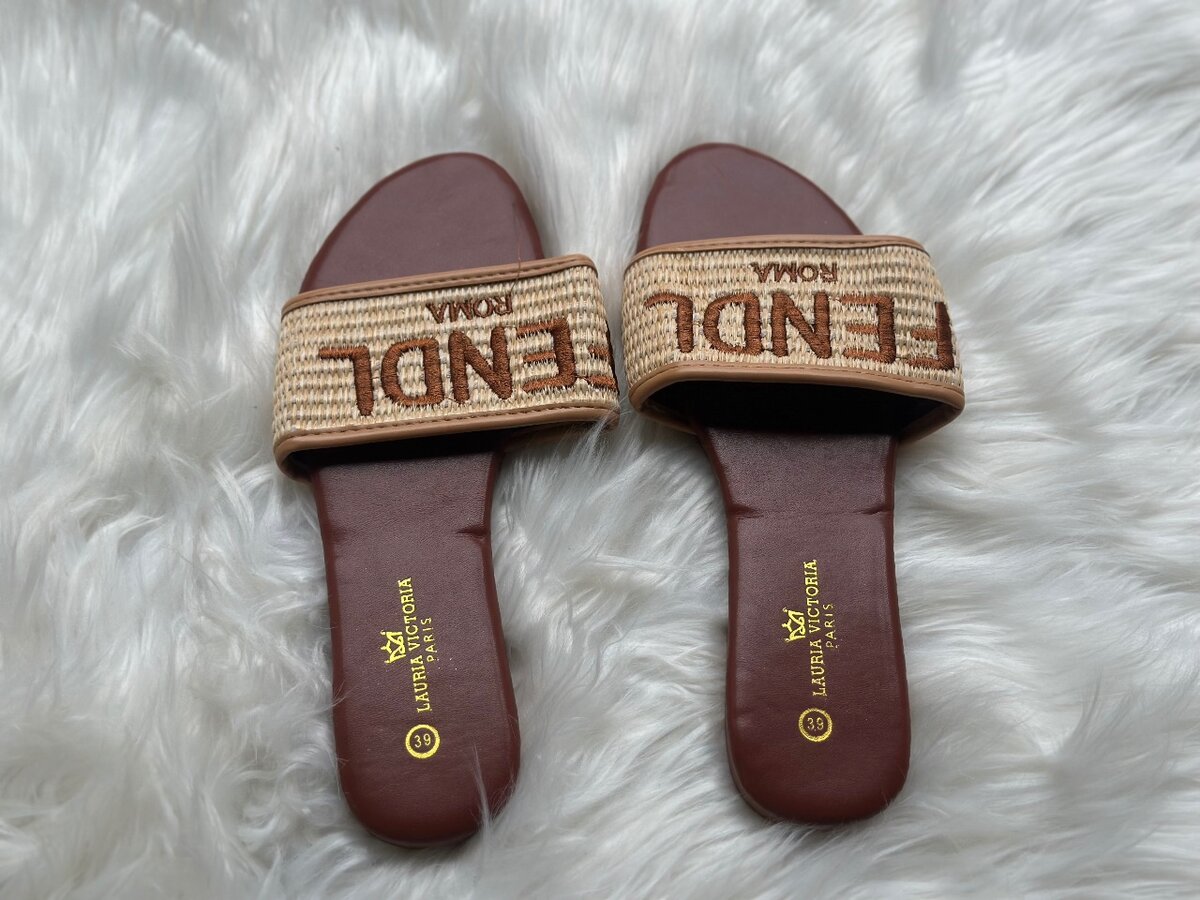 Sandales