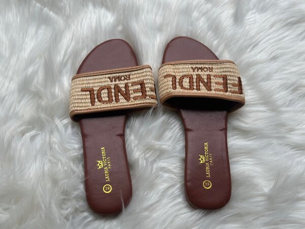 Sandales