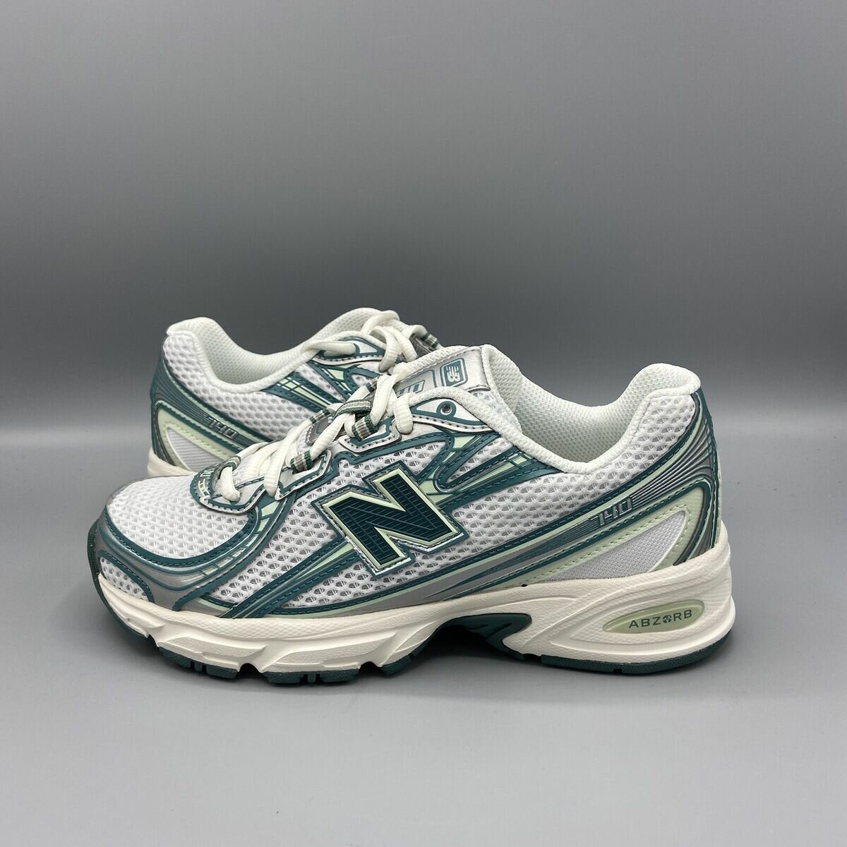 New balance 740