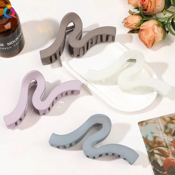 Claw clips
