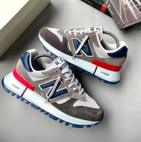 NB Sneakers