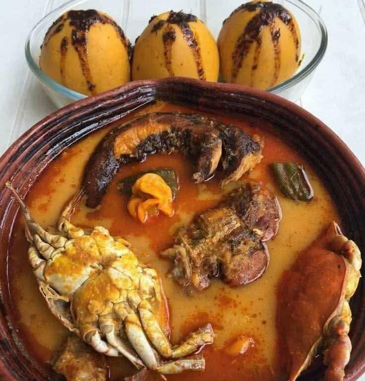 Foufou poisson crabe viande