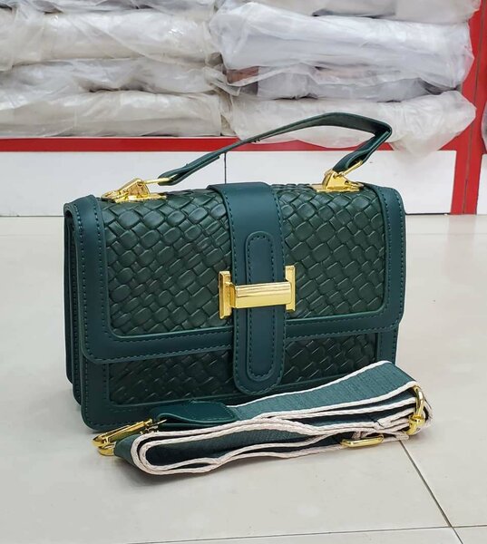 Medium hand bags