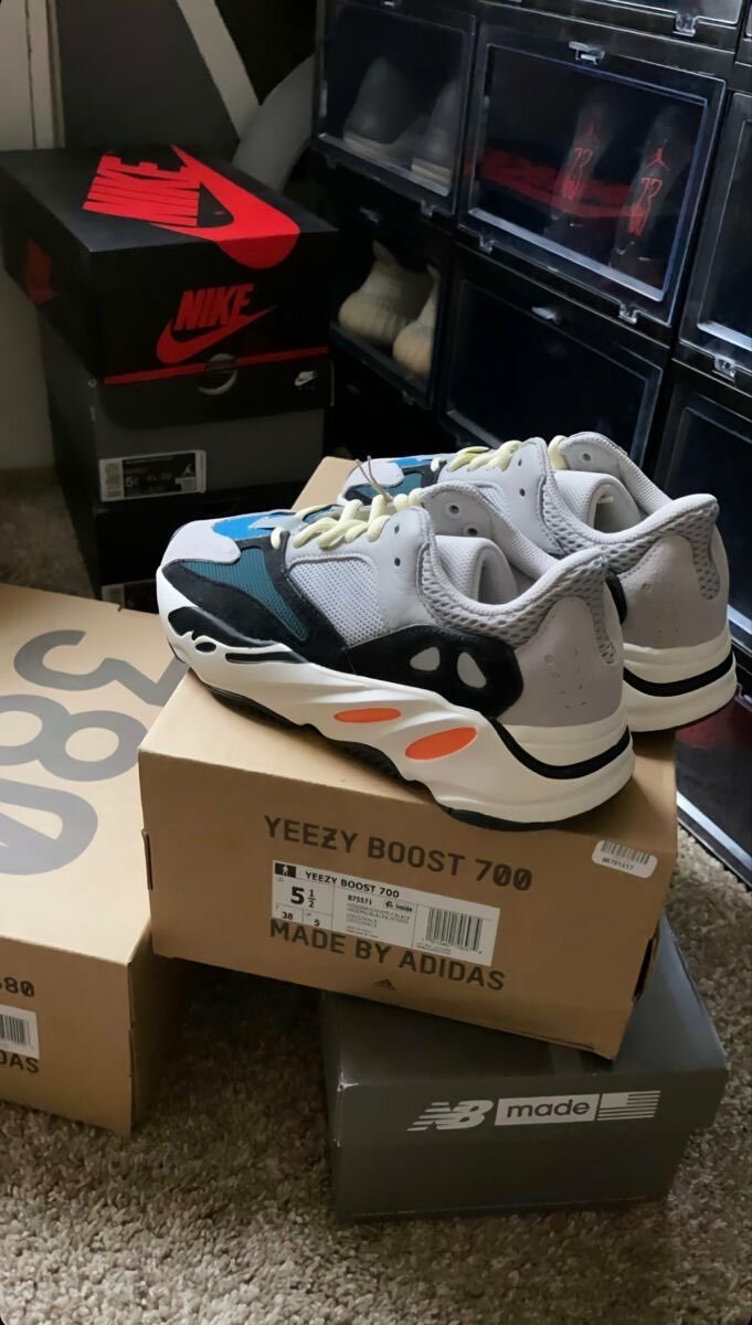 Yeezy 700