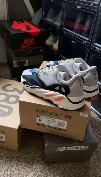 Yeezy 700