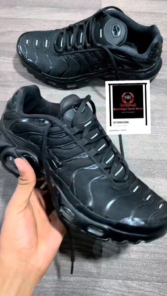 Basket nike tn authentique avec sa boîte