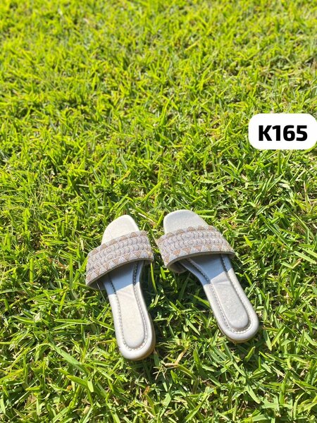 Ladies slippers