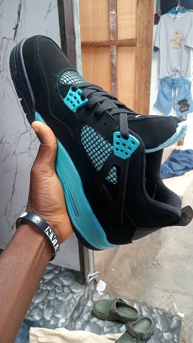 Sneaker