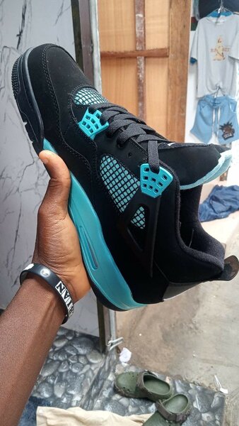 Sneaker