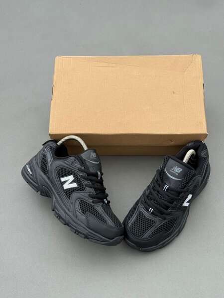 New Balance black