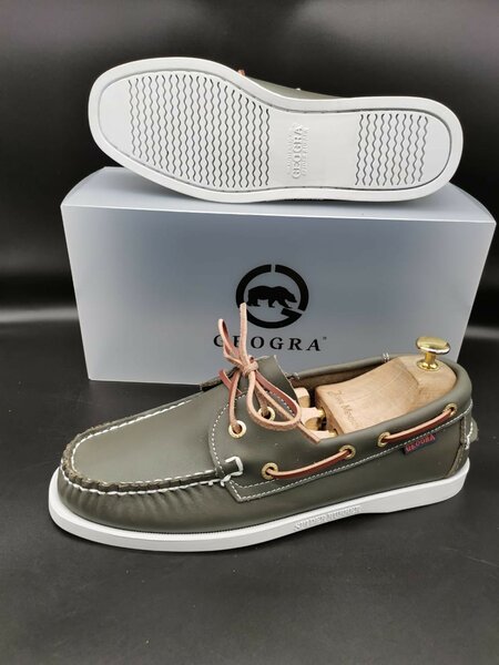 Sebago Docksides