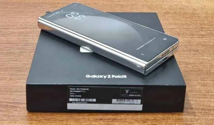 Samsung Galaxy Z Fold 3 5G