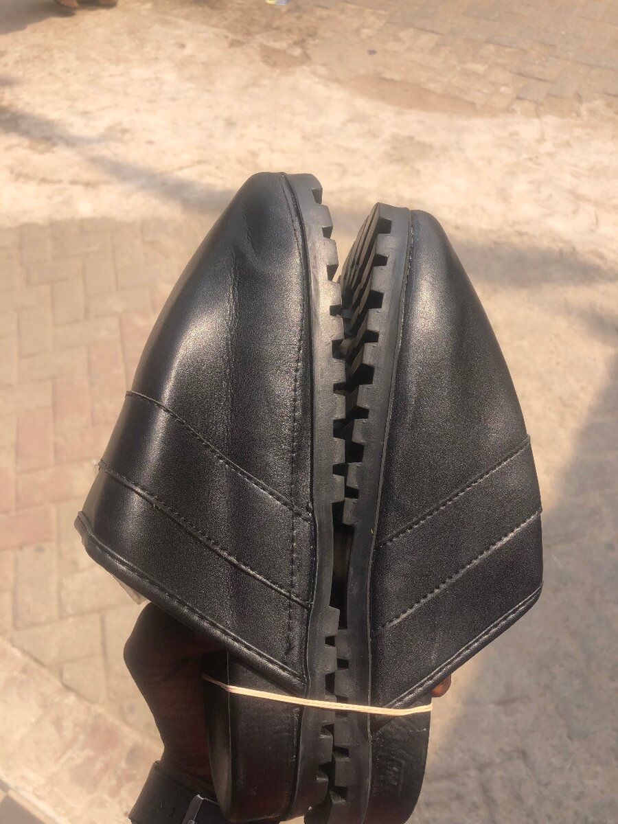 Half shoe/slides