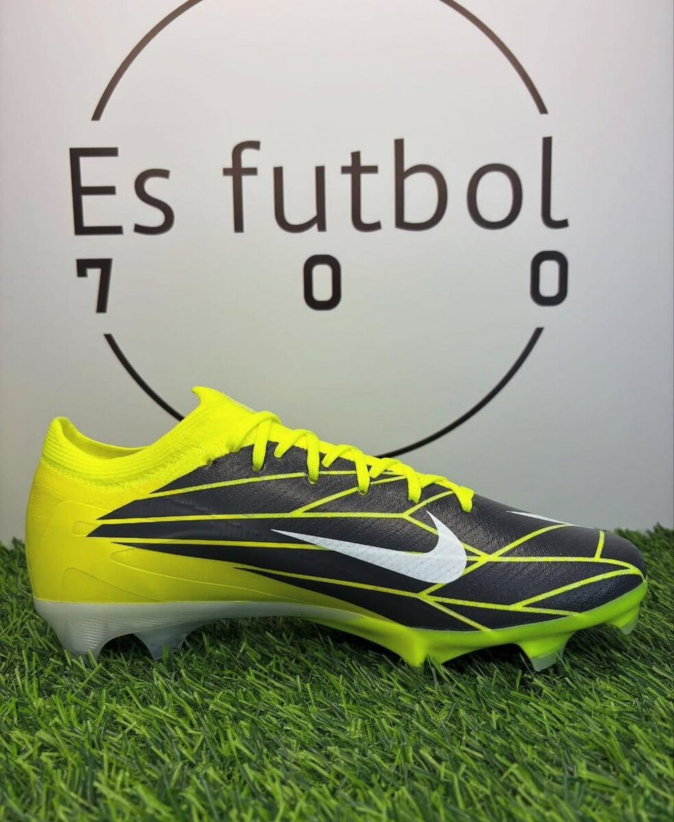 Crampons Nike