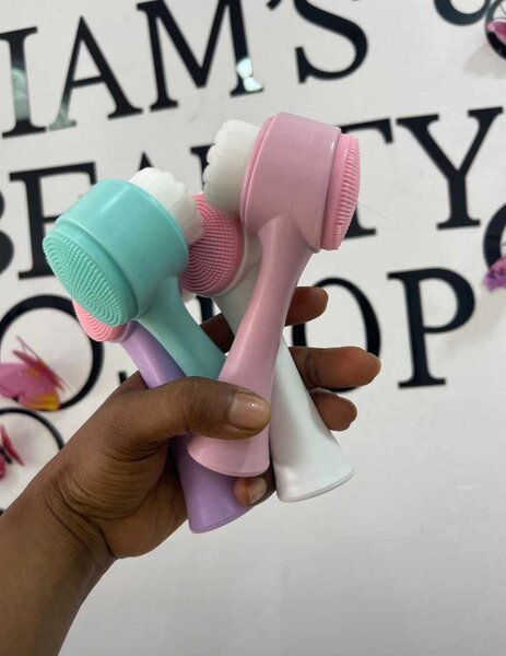 Facial brush