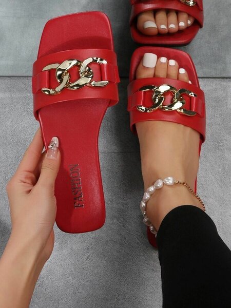 WOMEN'S SLIPPERS