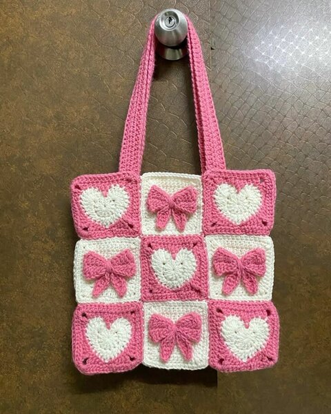 Sac en crochet rose et blanc