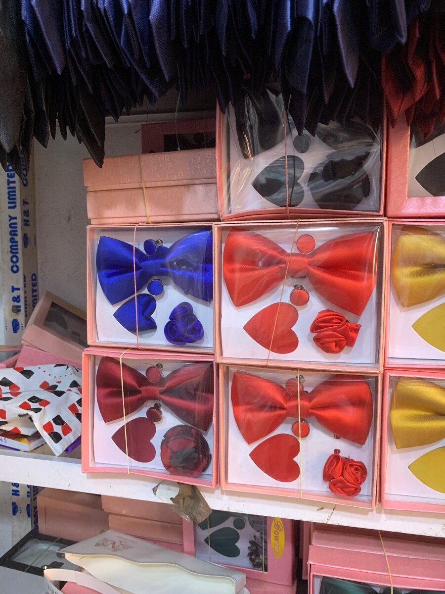 Bow tie