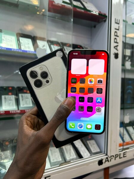 Disponible 13 Pro 128go avec carton