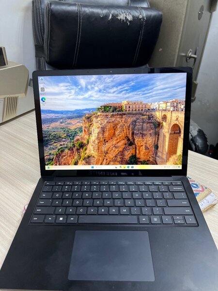 Surface laptop 5