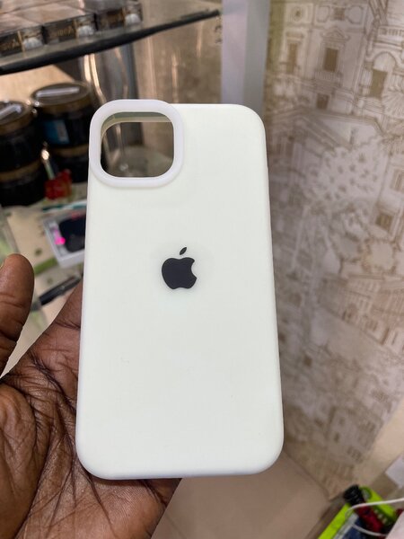 Coque en silicone pou iPhone13