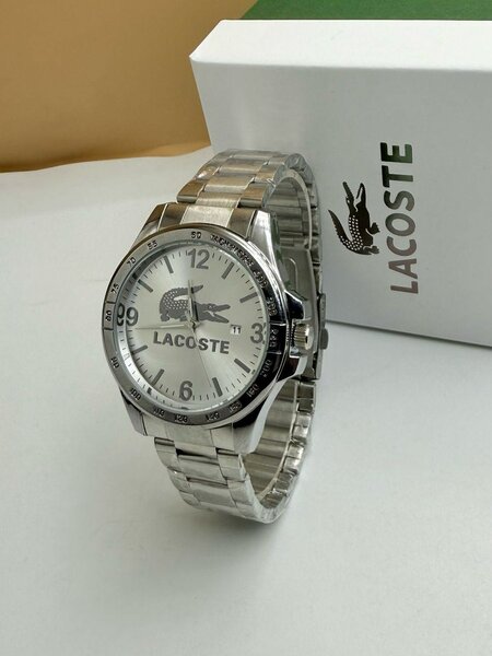 Montre de luxe (Lacoste )