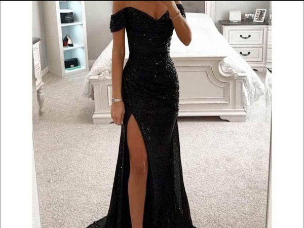 Robe soirée élégante fendue