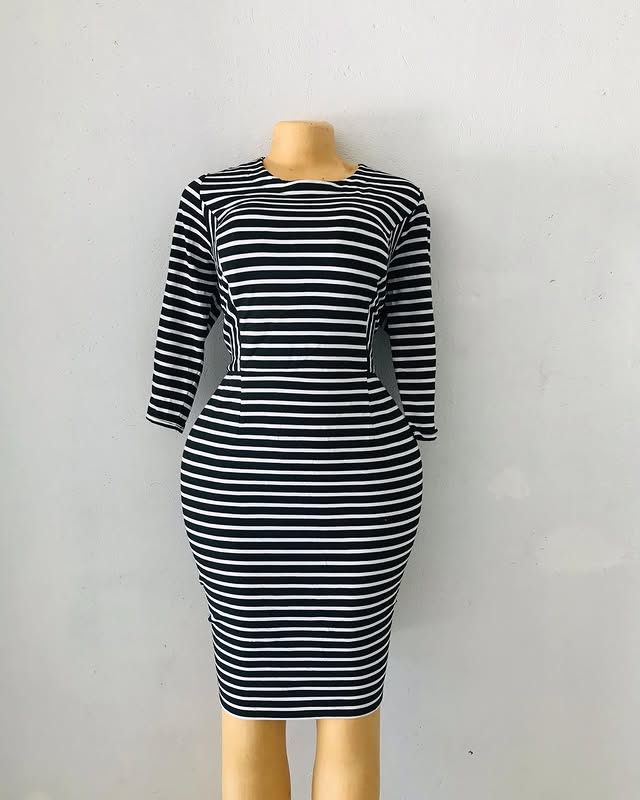 Robe noir blanc