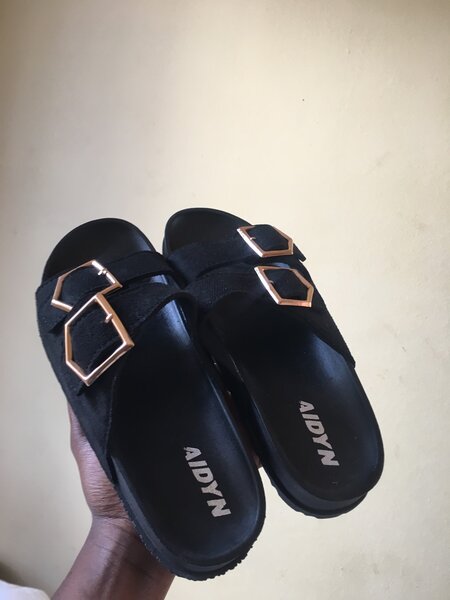 Sandles