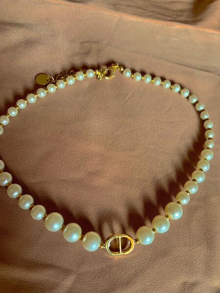 Pearl necklace