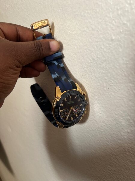 Festina connected