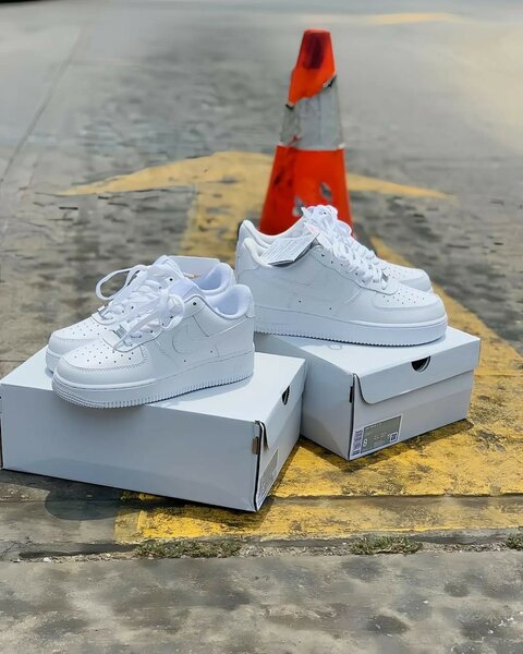PAIRE DE AIR FORCE 1