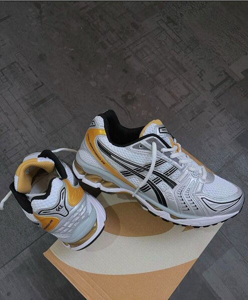 Fashion sneakers
