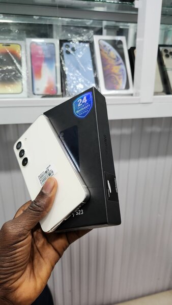 Samsung S23