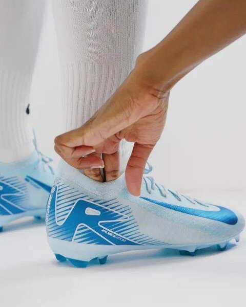 Crampons Nike