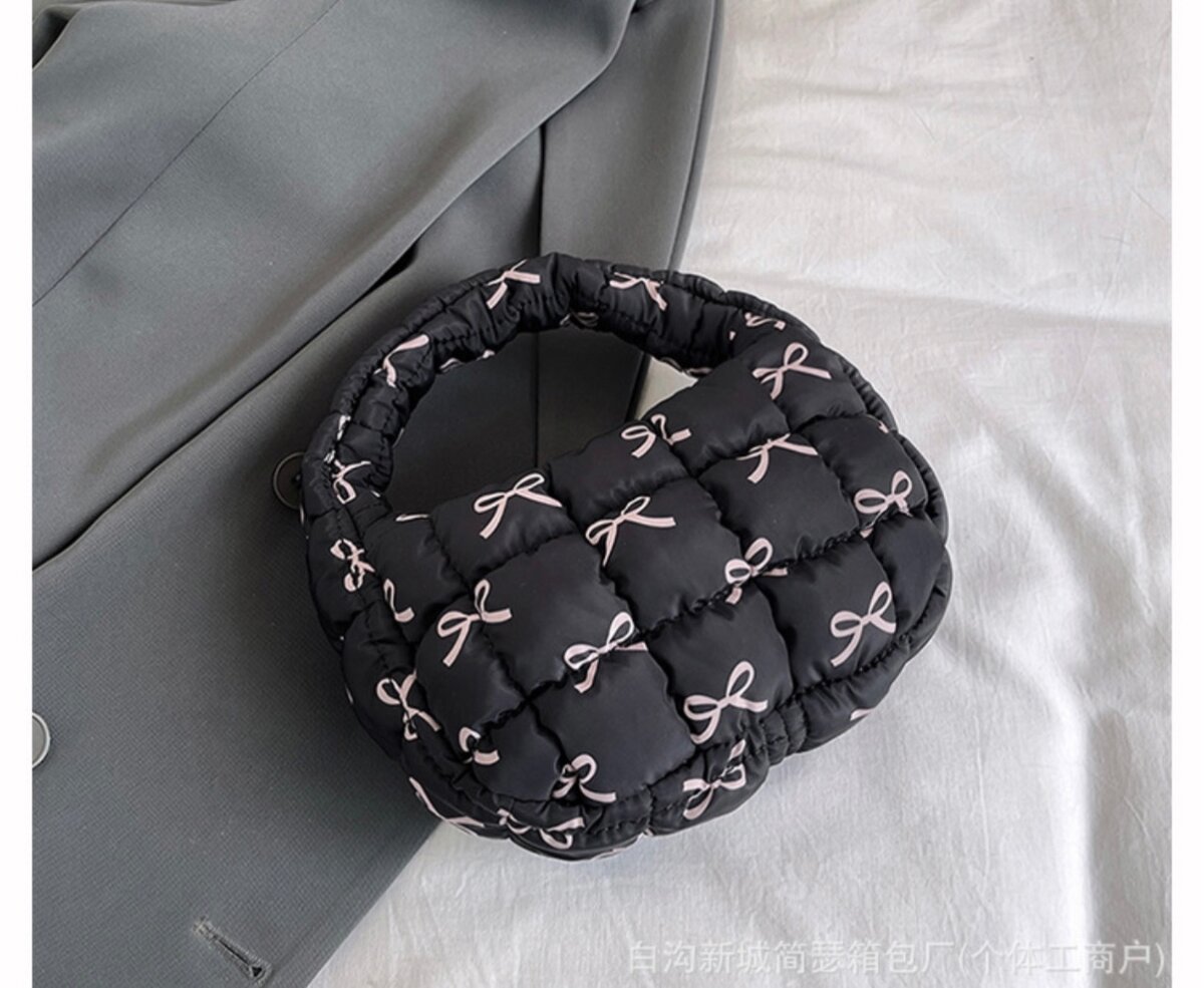 Hand bag