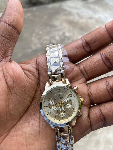 Montre Bracelet Doré Élégante