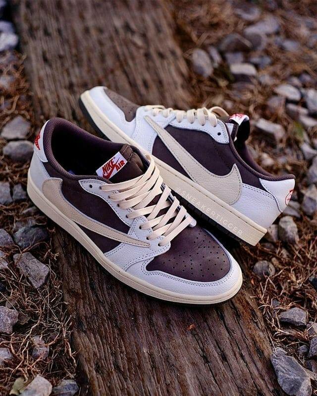 NIKE AIR