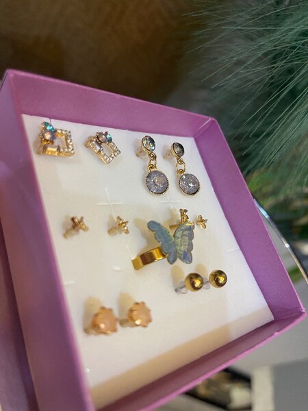 Earrings set
