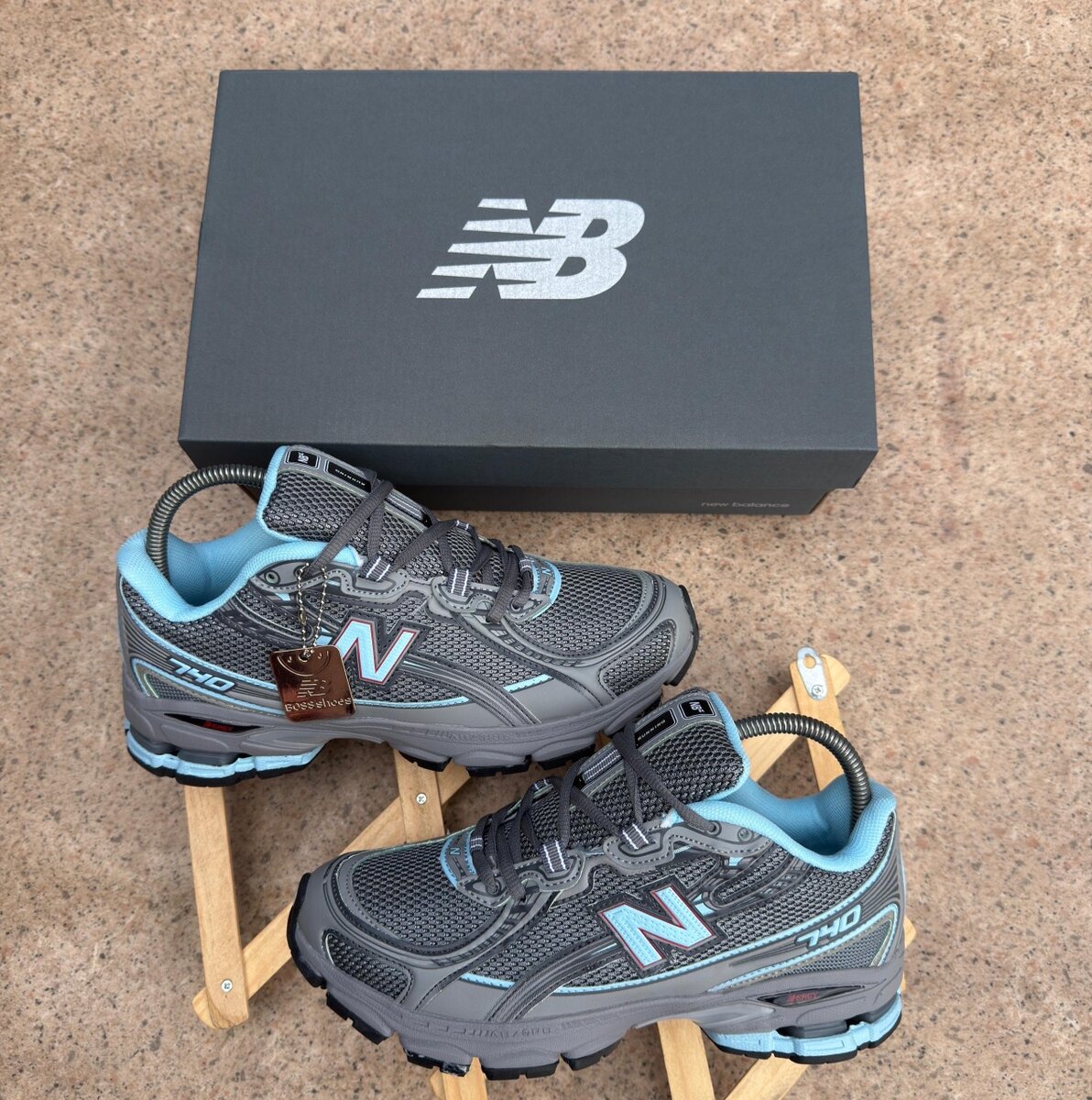 NEW BALANCE 740