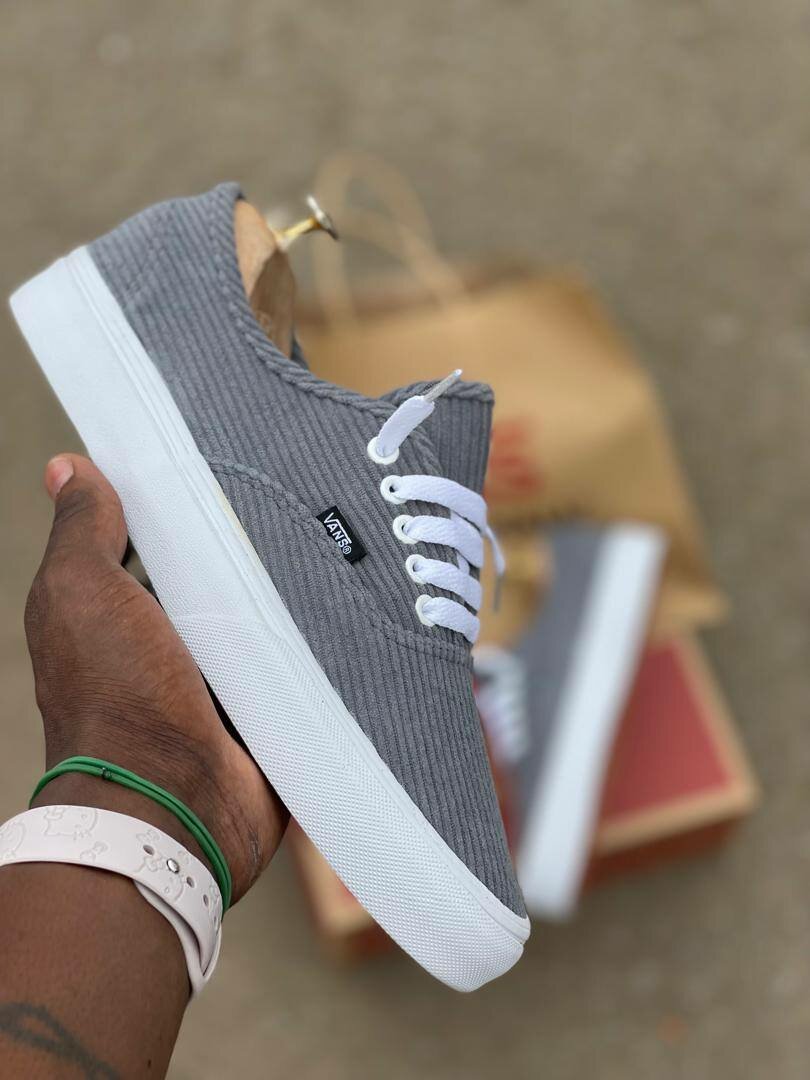 VAN'S AUTHENTIC