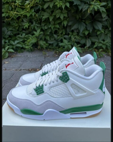 Men sneakers