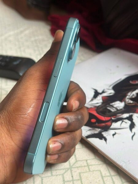 iPhone 16