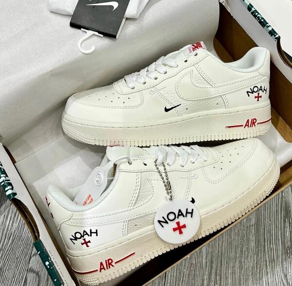 NIKE AIRFORCE NOAH