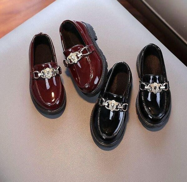 Mirror shoe