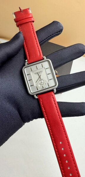Montres carrées Hermes élégant