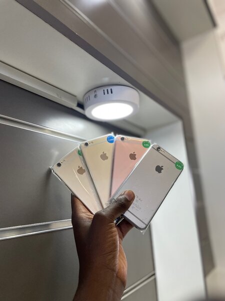 PRE-OWNED iPHONE 6S