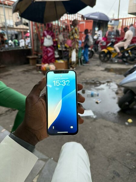 iPhone 12 simple