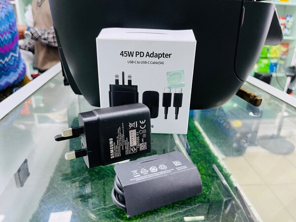 SAMSUNG CHARGER
