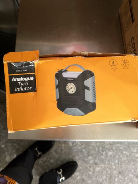 Tyre inflator
